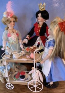 Mary, Sioux as the Queen of Hearts, Gaye as Alice